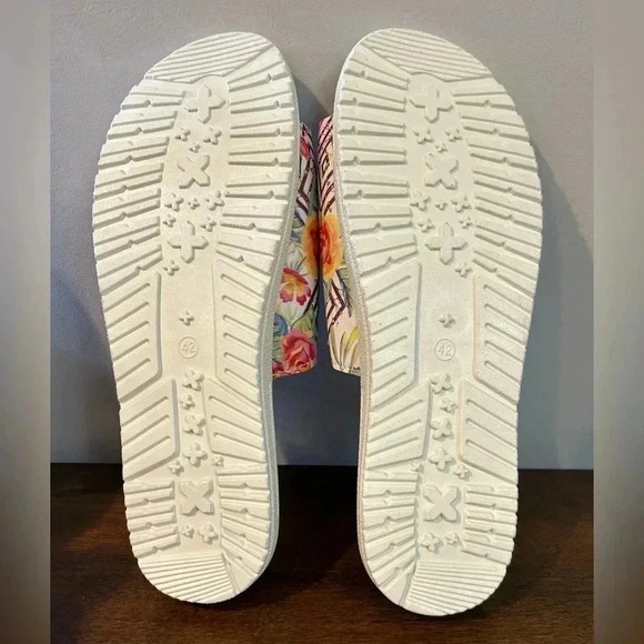 Women's Flower Pattern Flat Sandals Casual Open Toe Summertime Size 9.5 NWOT - Picture 8 of 11